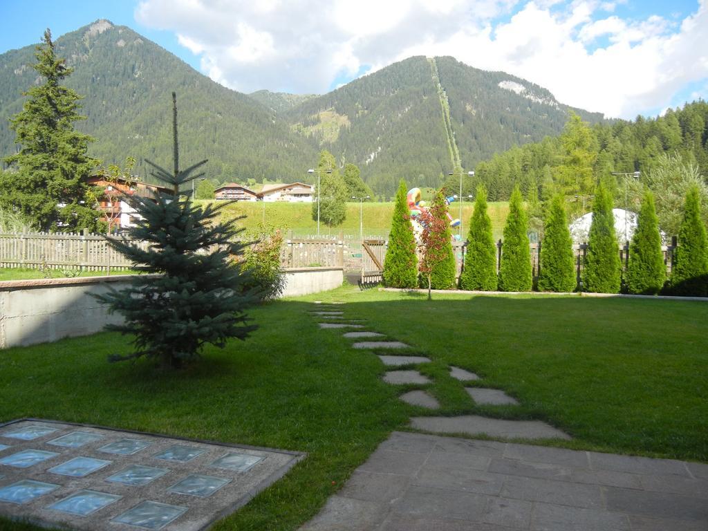 Anna Apartment Pozza di Fassa Exterior photo